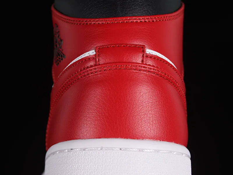 All categories Air Jordan Jordan series basketball shoes Air Jordan 1 Mid Air Jordan 1 Mid AJ1 Joe 1 black red toe Zhongbang basketball shoes BQ6472-079